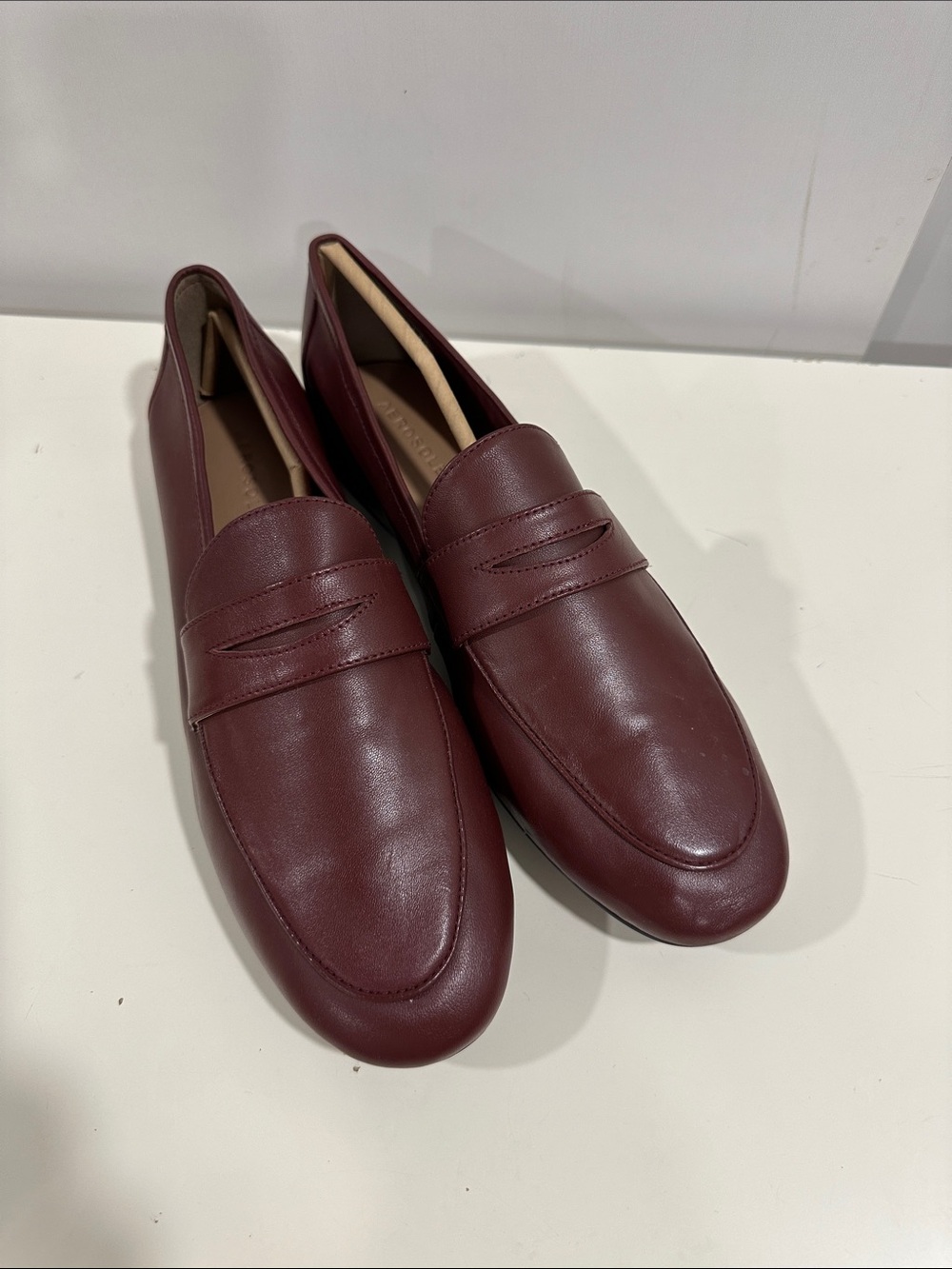 Women's Aerosoles Leather Penny Loafers in Burgundy size 9.5